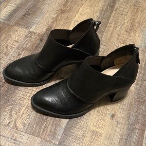 Johnston & Murphy Black Ankle Booties